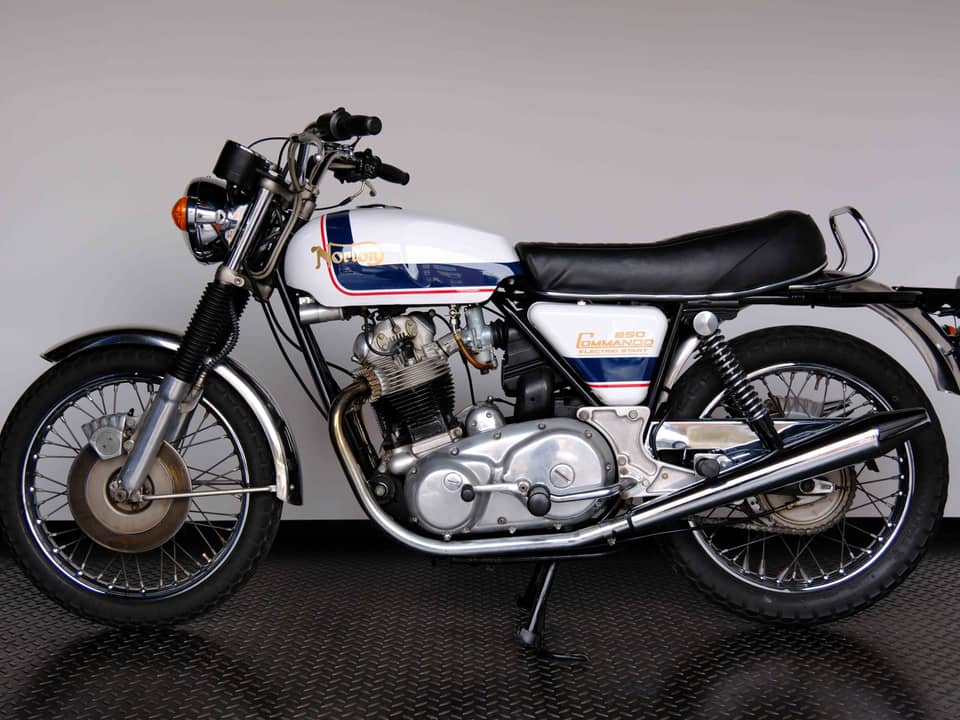 Image 43/83 of Norton 850 MKIII Roadster (1975)