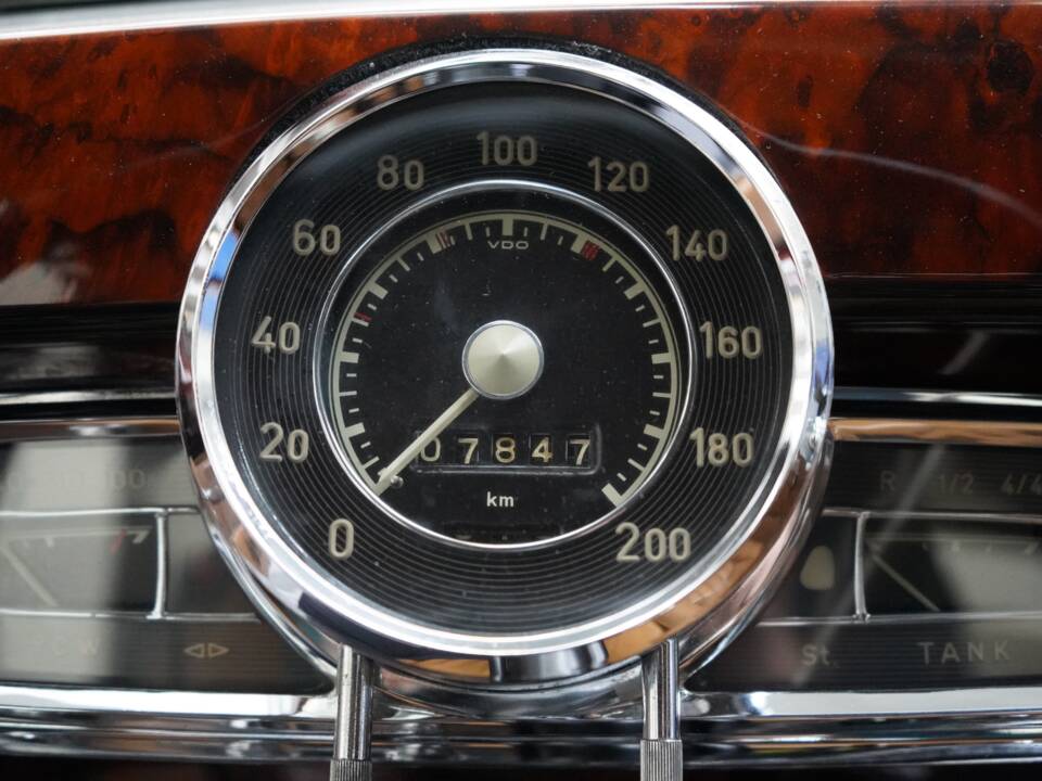 Image 4/10 of Mercedes-Benz 300 S Cabriolet A (1953)