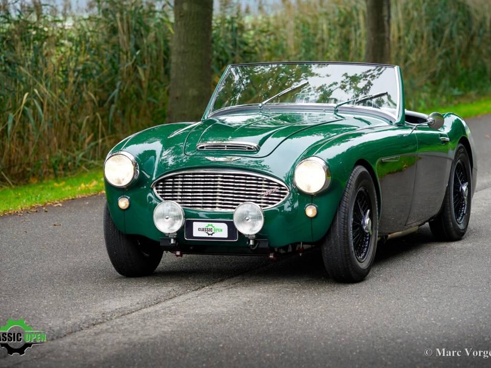Image 26/59 of Austin-Healey 100&#x2F;6 (BN6) (1958)