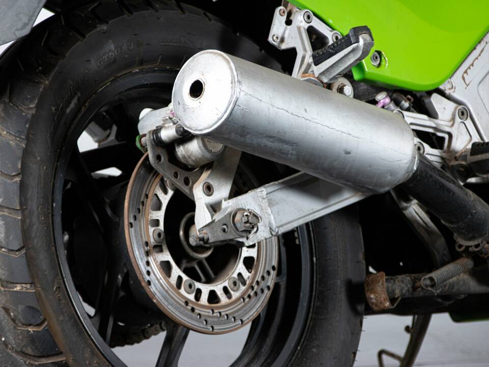 Image 9/36 of Kawasaki GPZ 600 R (1985)