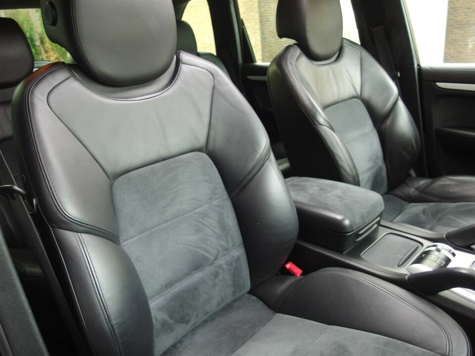 Immagine 39/99 di Porsche Cayenne GTS (2008)