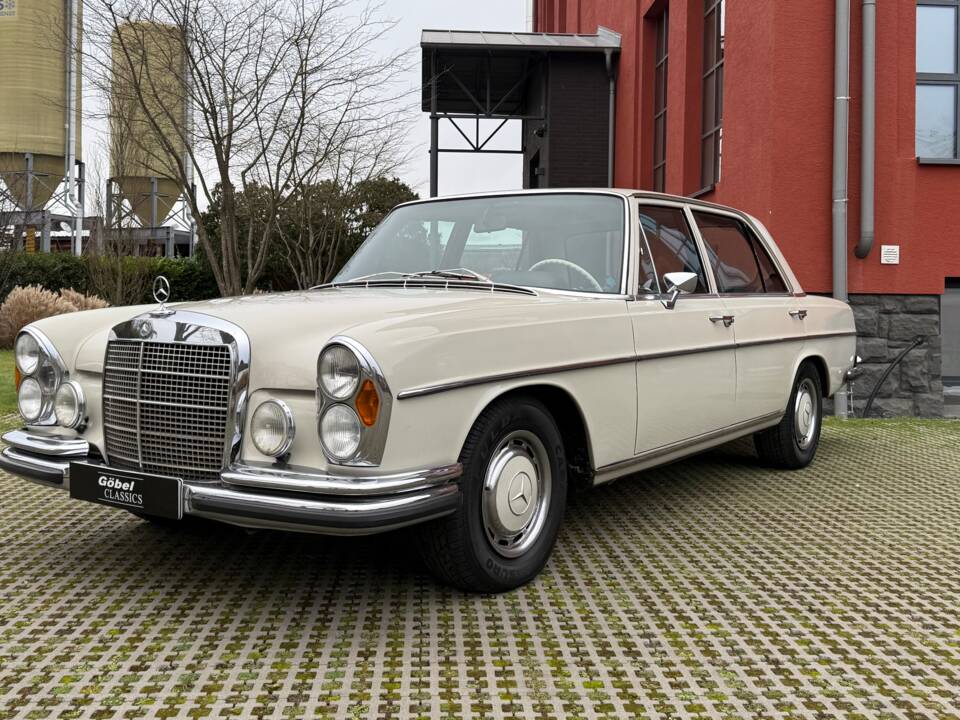 Obraz 1/44 pojazdu Mercedes-Benz 280 SEL 3,5 (1971)