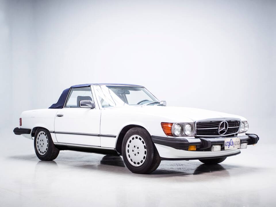 Bild 7/38 von Mercedes-Benz 560 SL (1986)