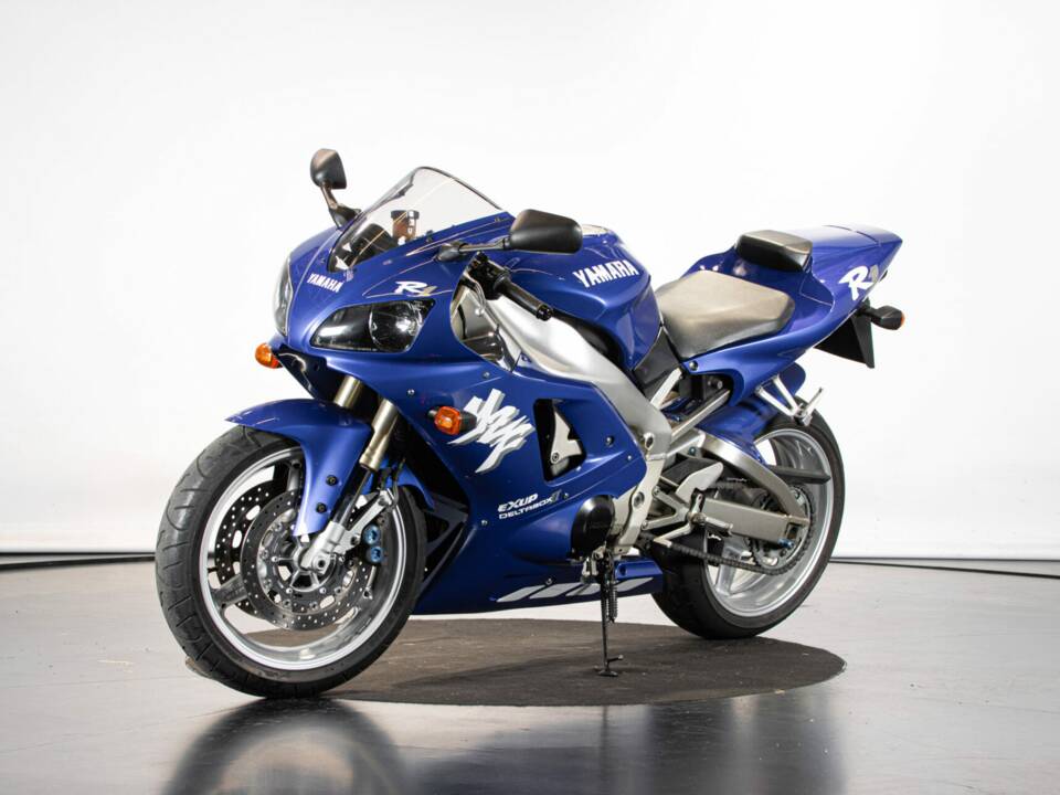 Immagine 8/50 di Yamaha YZF 1000 R1 (1998)