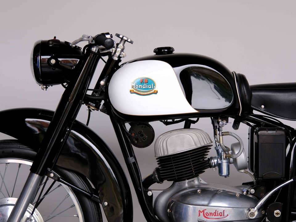 Image 37/68 of Mondial 160 Sport Lusso (1954)