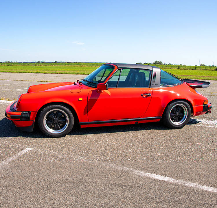 Image 3/35 of Porsche 911 Carrera 3.2 (1985)