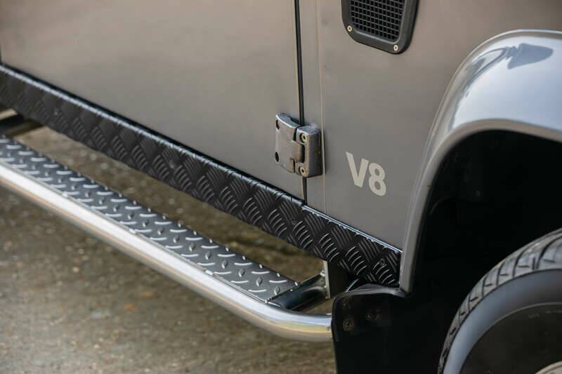 Image 36/50 of Land Rover Defender 90 "50th Anniversary" (1998)