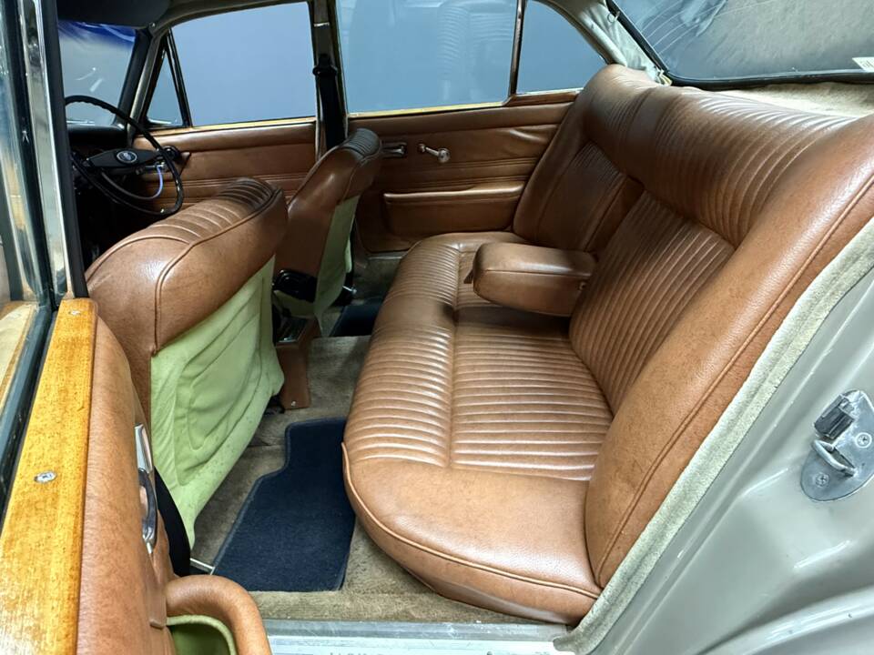Bild 14/50 von Jaguar XJ 6 4.2 (1972)