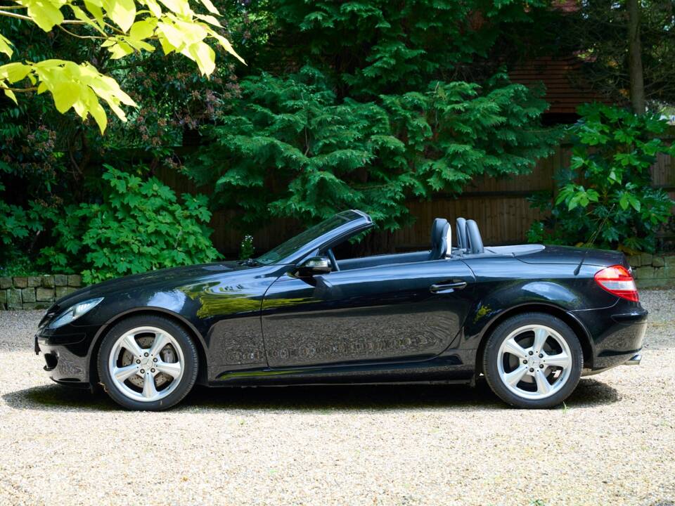 Immagine 2/43 di Mercedes-Benz SLK 350 (2004)