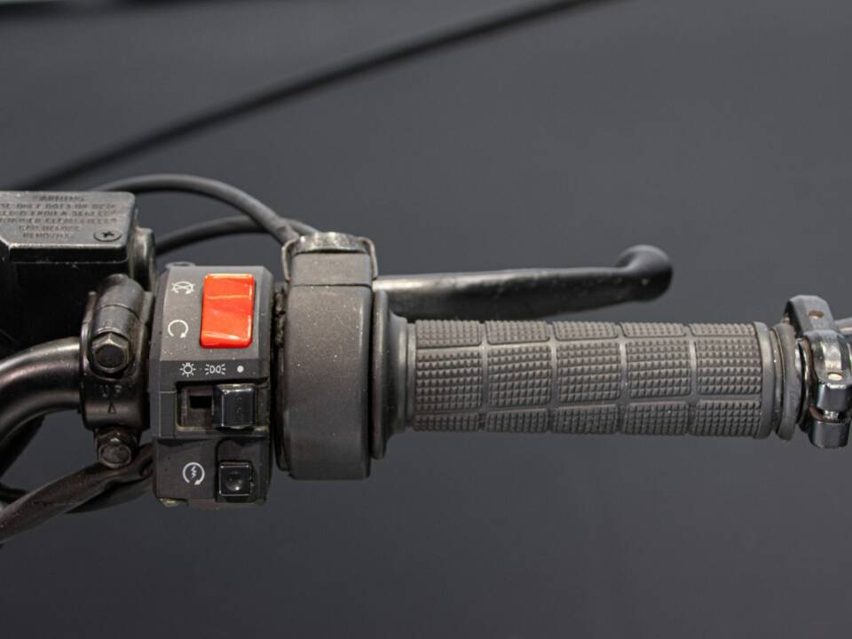 Bild 20/50 von Moto Guzzi V 35 III (1986)