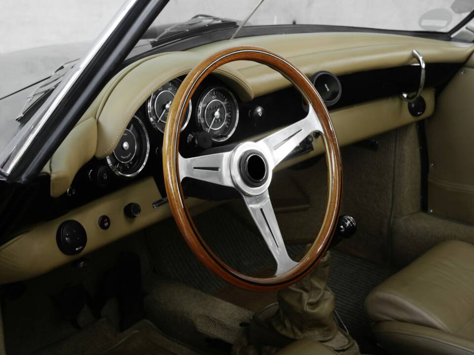 Bild 24/49 von Intermeccanica 356 Roadster 6 (1991)