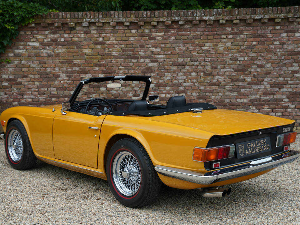 Immagine 2/50 di Triumph TR 6 (1971)