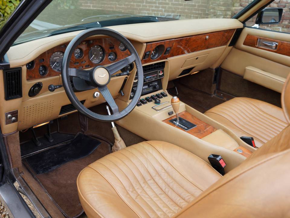 Imagen 3/50 de Aston Martin V8 Volante (1982)