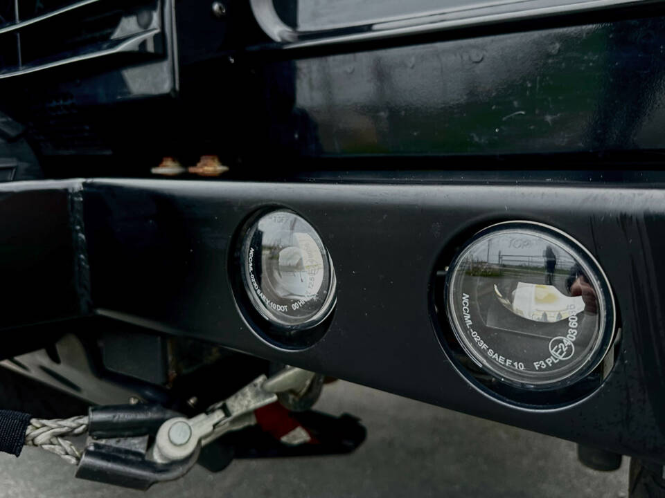 Image 11/21 of Land Rover Defender 110 (2015)