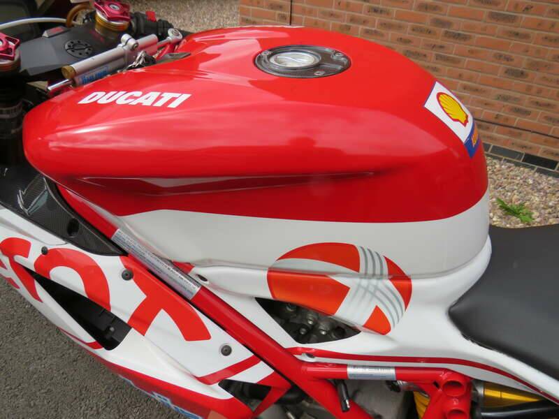 Bild 17/40 von Ducati 1098 R (2008)