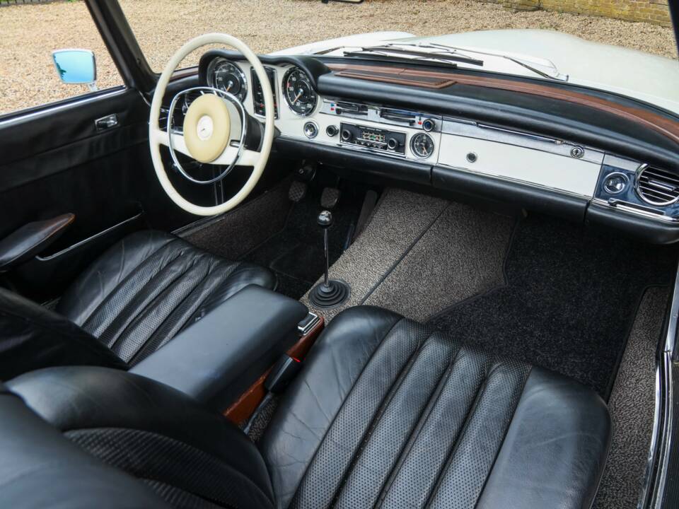 Image 47/50 de Mercedes-Benz 280 SL (1971)