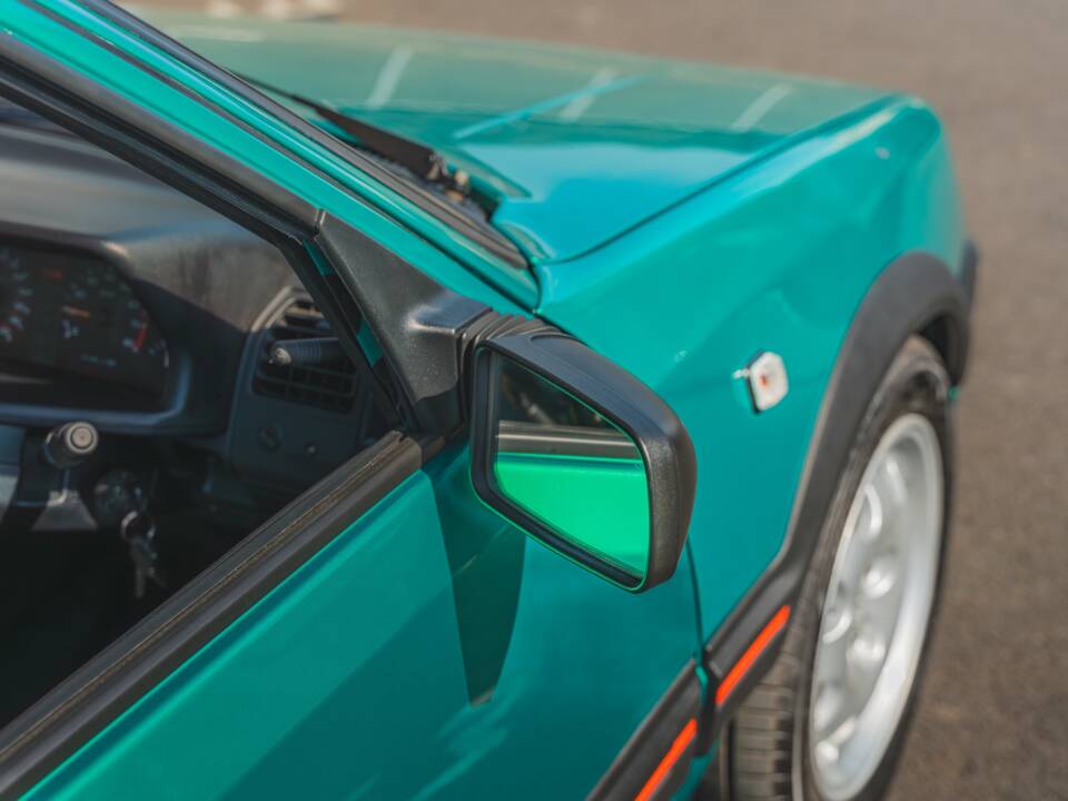 Bild 16/50 von Peugeot 205 GTi 1.9 (1991)