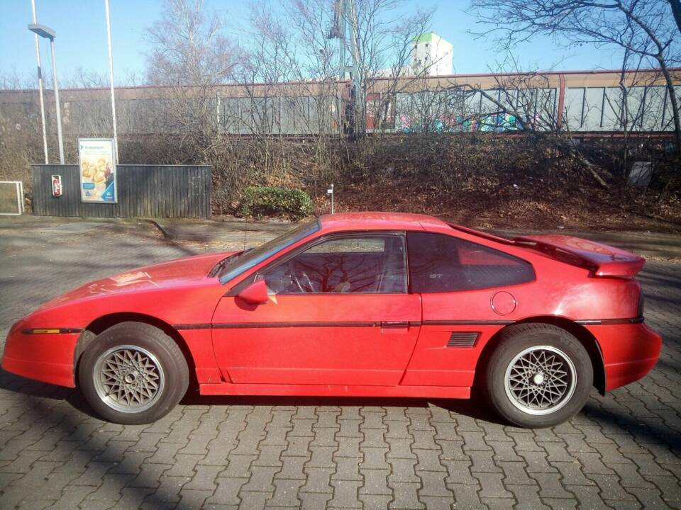 Image 41/55 of Pontiac Fiero GT (1988)