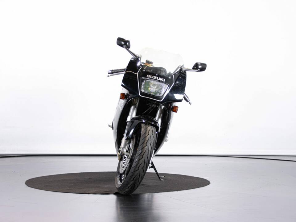 Immagine 7/48 di Suzuki RGV 250 Gamma (1990)