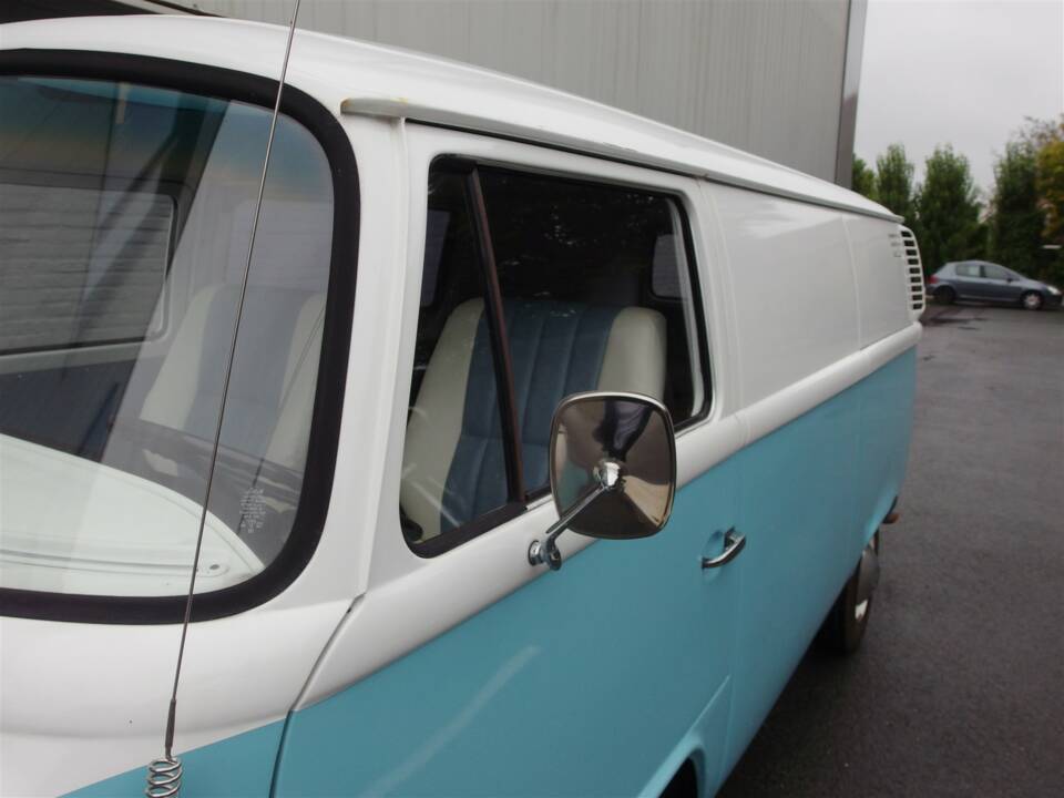 Bild 27/99 von Volkswagen T2b Kastenwagen (1977)