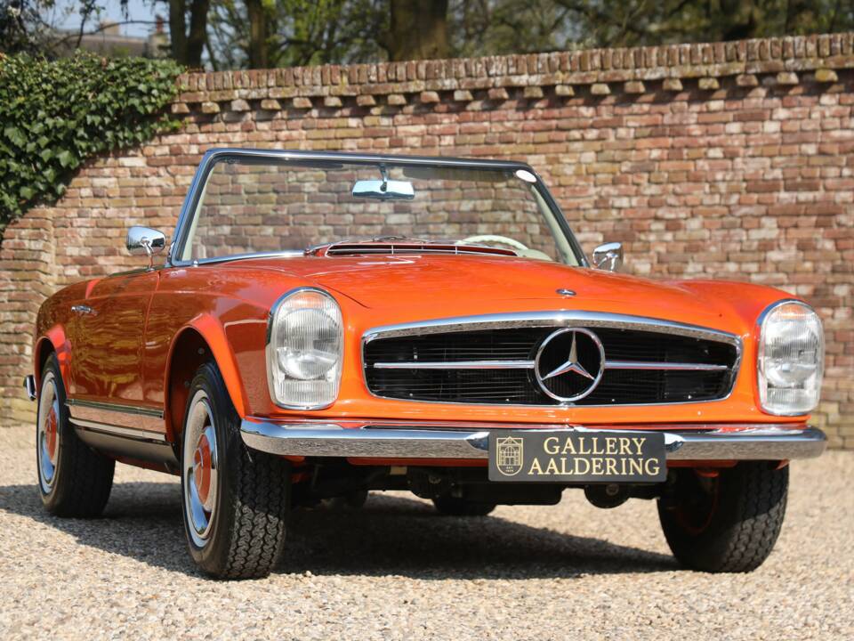 Image 47/50 of Mercedes-Benz 230 SL (1964)