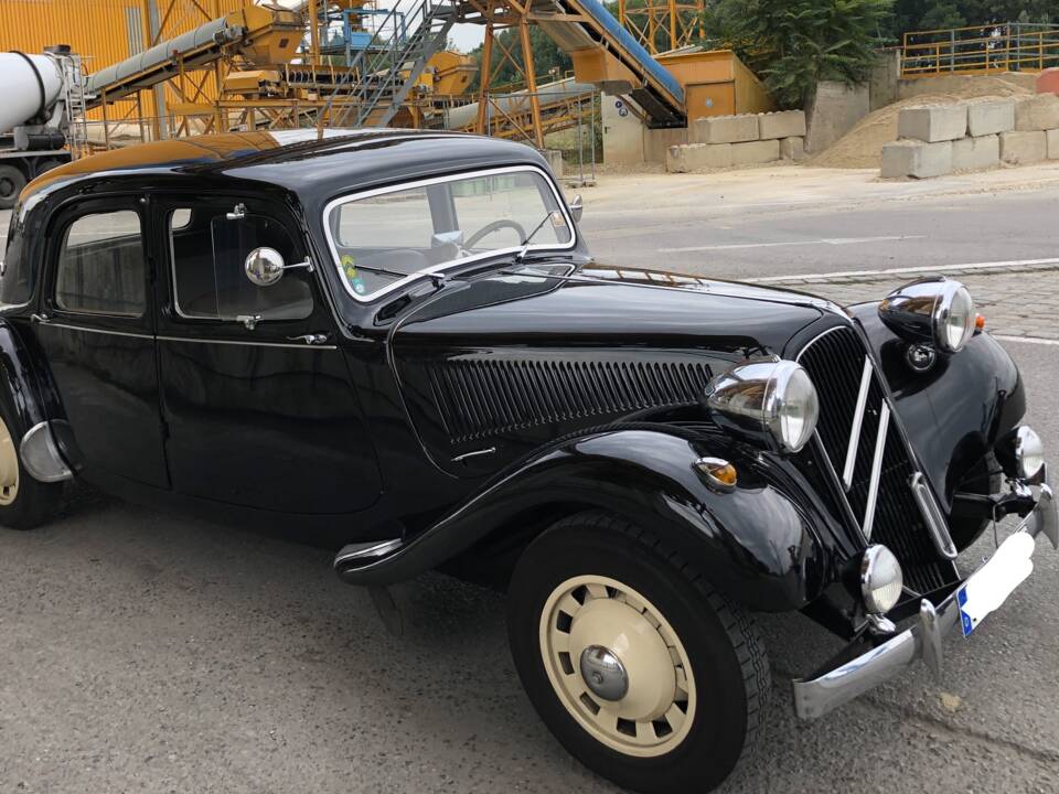 Image 2/13 de Citroën Traction Avant 11 BN Normale (1953)
