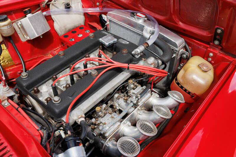 Image 46/50 de Alfa Romeo 1750 GT Veloce (1971)