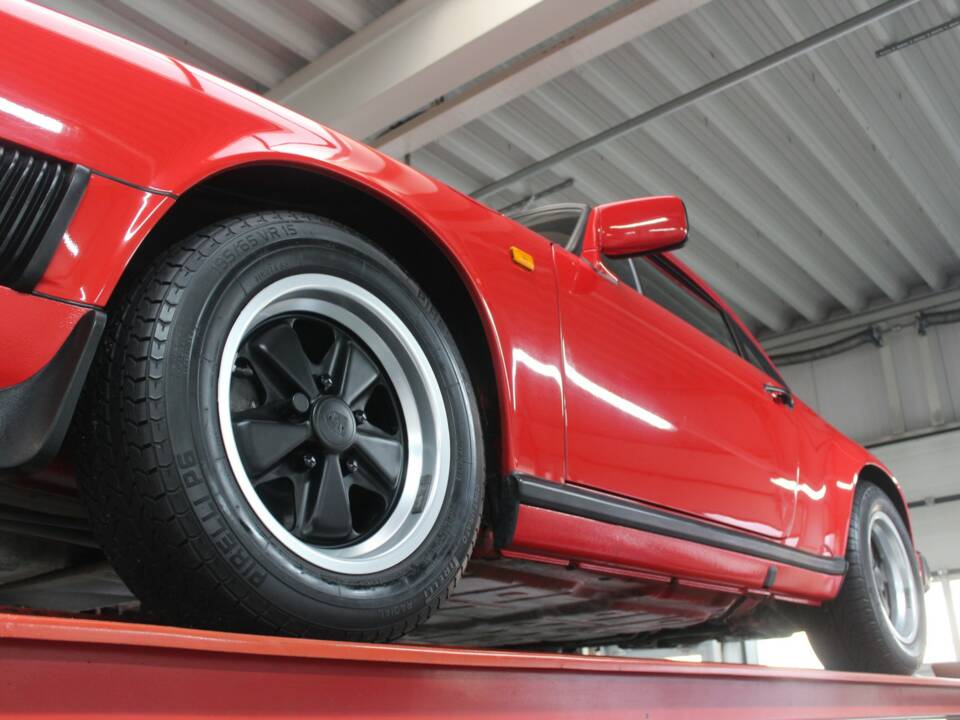 Bild 13/50 von Porsche 911 Carrera 3.2 (1988)