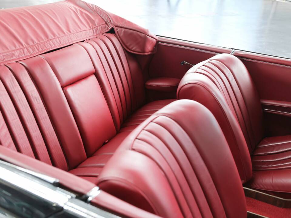 Image 37/50 of Mercedes-Benz 220 SE b (1962)
