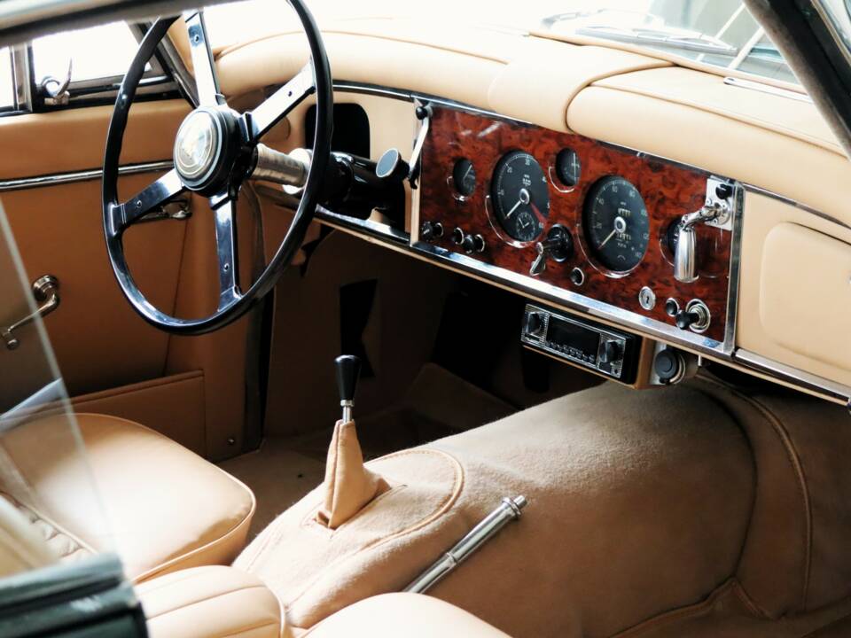 Image 29/50 of Jaguar XK 150 FHC (1959)