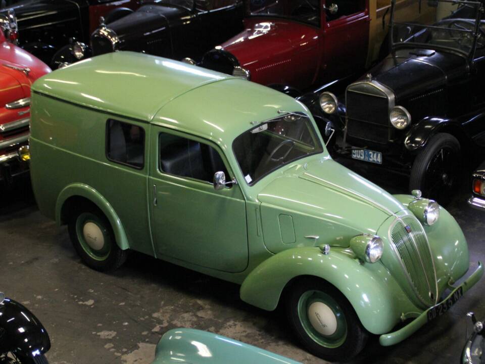 Imagen 1/16 de SIMCA 8 Camionnette (1949)
