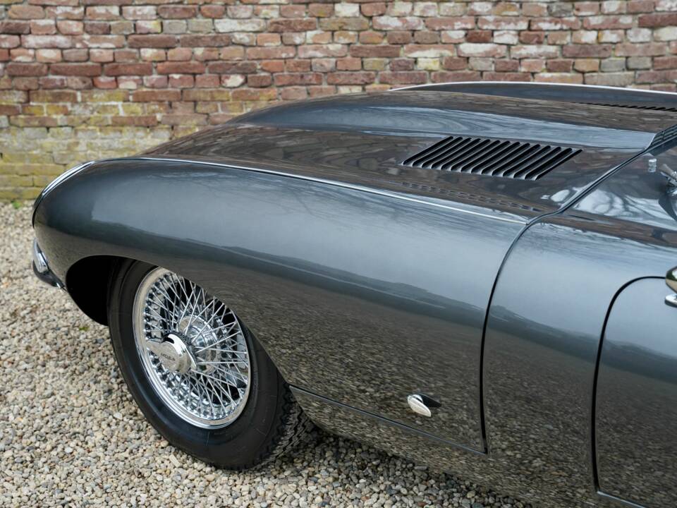 Immagine 11/50 di Jaguar E-Type 3.8 (1961)