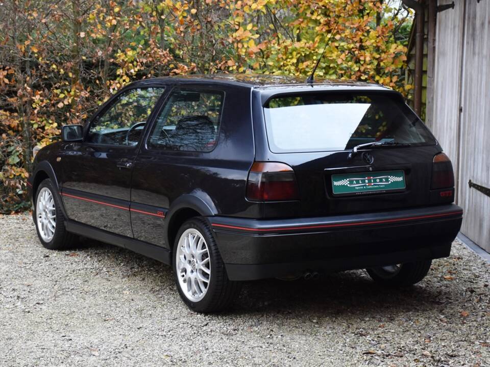 Image 3/41 de Volkswagen Golf III 2.0 GTI &quot;Edition&quot; (1997)