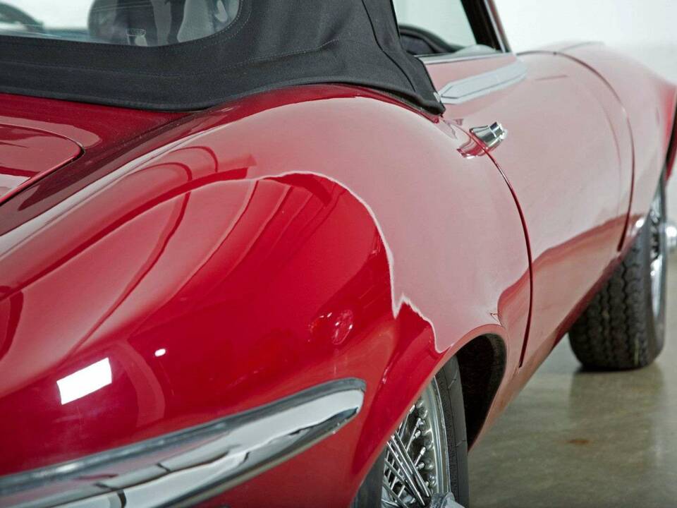 Image 10/19 de Jaguar Type E V12 (1974)