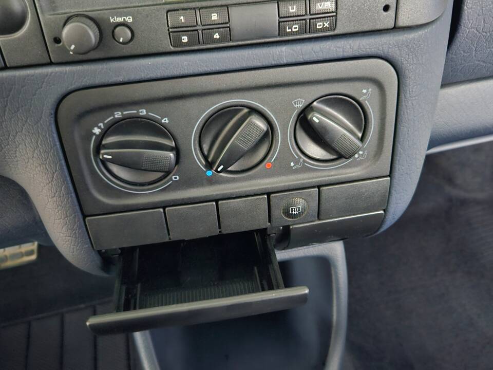 Bild 26/60 von Volkswagen Golf III 1.8 (1993)