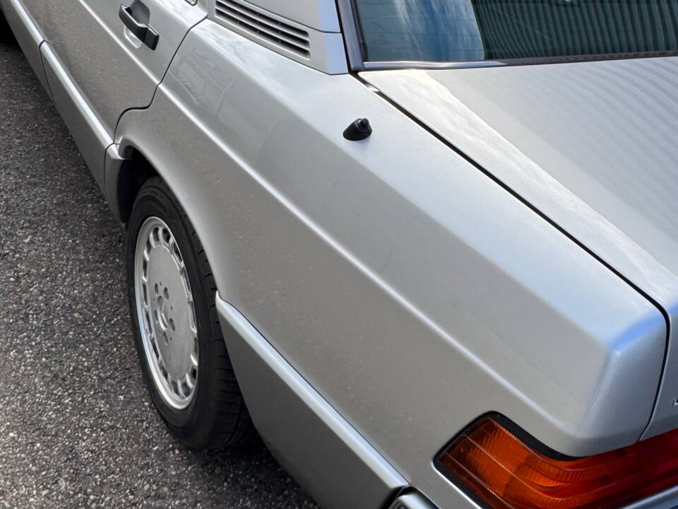 Bild 11/41 von Mercedes-Benz 190 E 2.0 (1992)