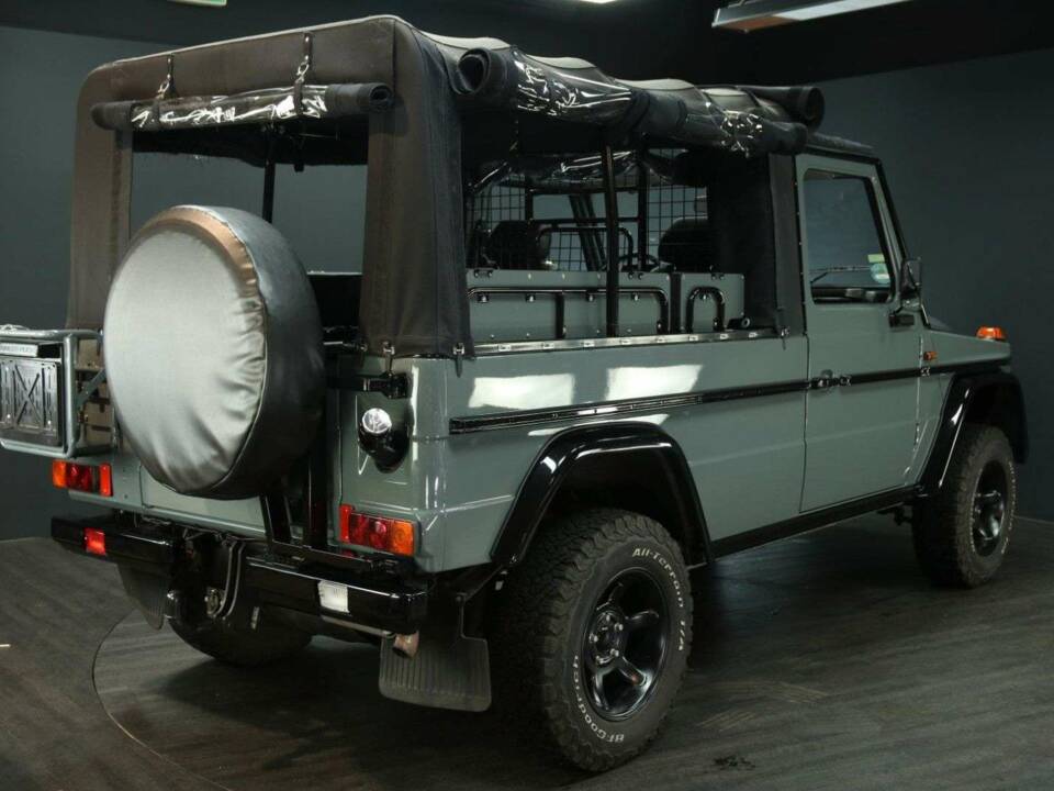Bild 32/50 von Mercedes-Benz 230 GE (kurz) (1993)