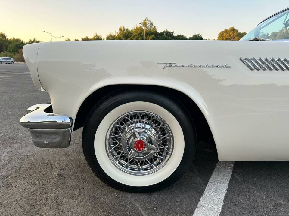 Image 14/18 of Ford Thunderbird (1957)