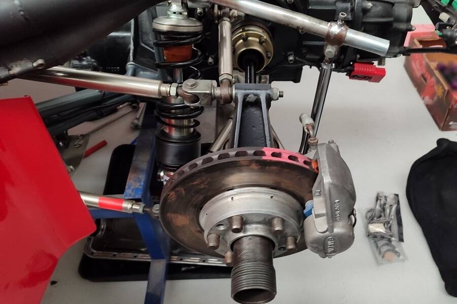Image 38/50 of Lola T290 (1972)