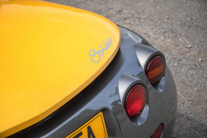 Image 27/34 of Renault Sport Spider (1998)
