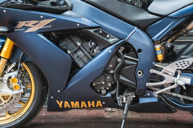 Image 3/46 de Yamaha YZF-R1 (2006)