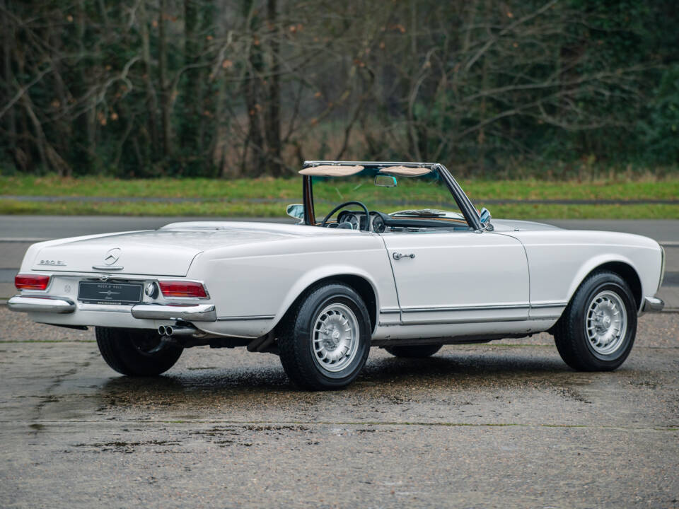 Imagen 9/26 de Mercedes-Benz 230 SL (1965)