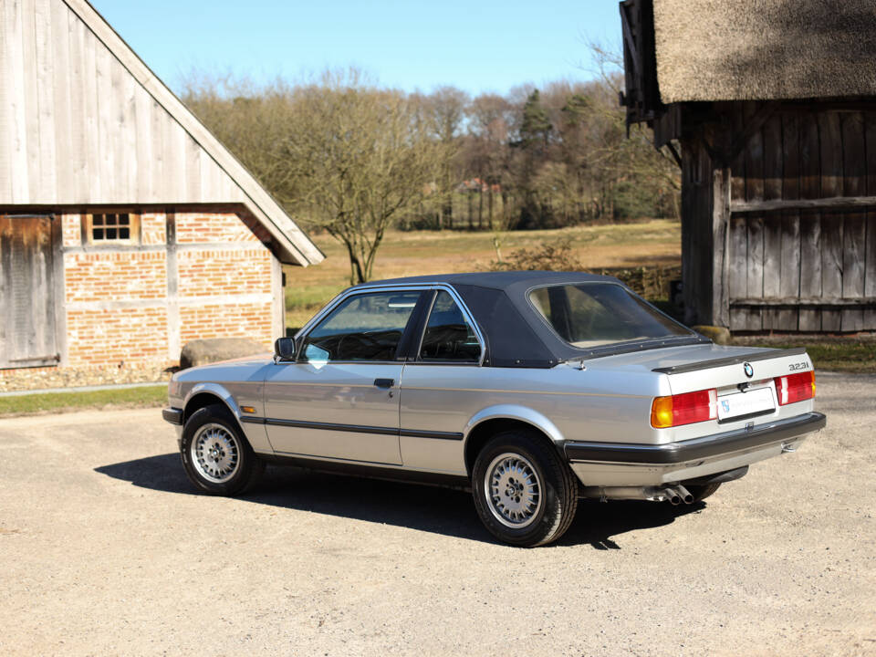 Image 2/120 of BMW 323i Baur TC (1984)