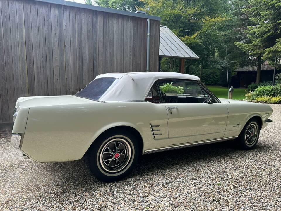 Image 23/50 de Ford Mustang 390 GTA (1966)