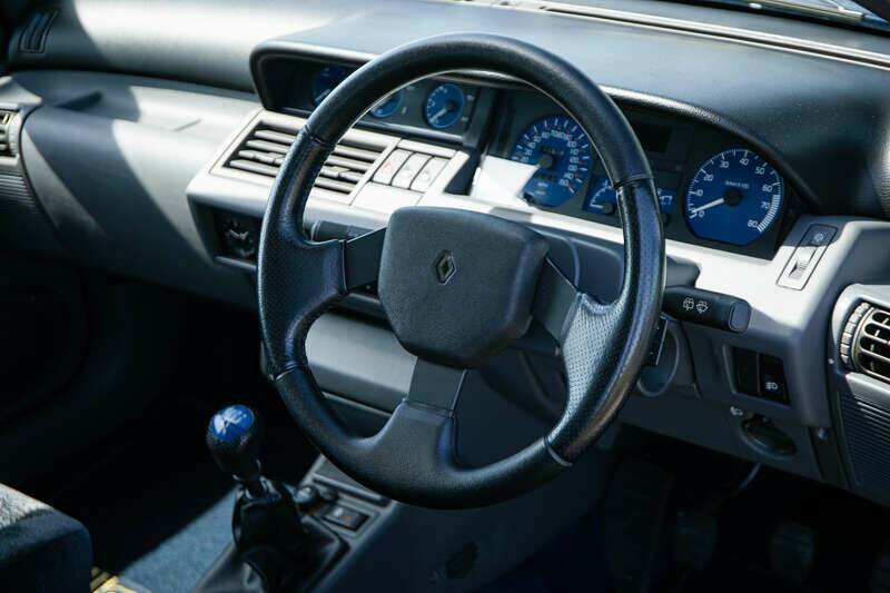 Imagen 18/44 de Renault Clio I Williams (1995)