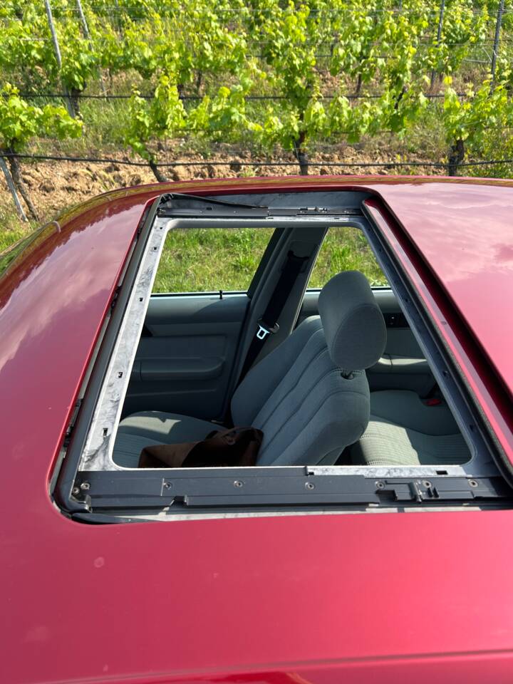 Image 19/51 of BMW 535i (1991)