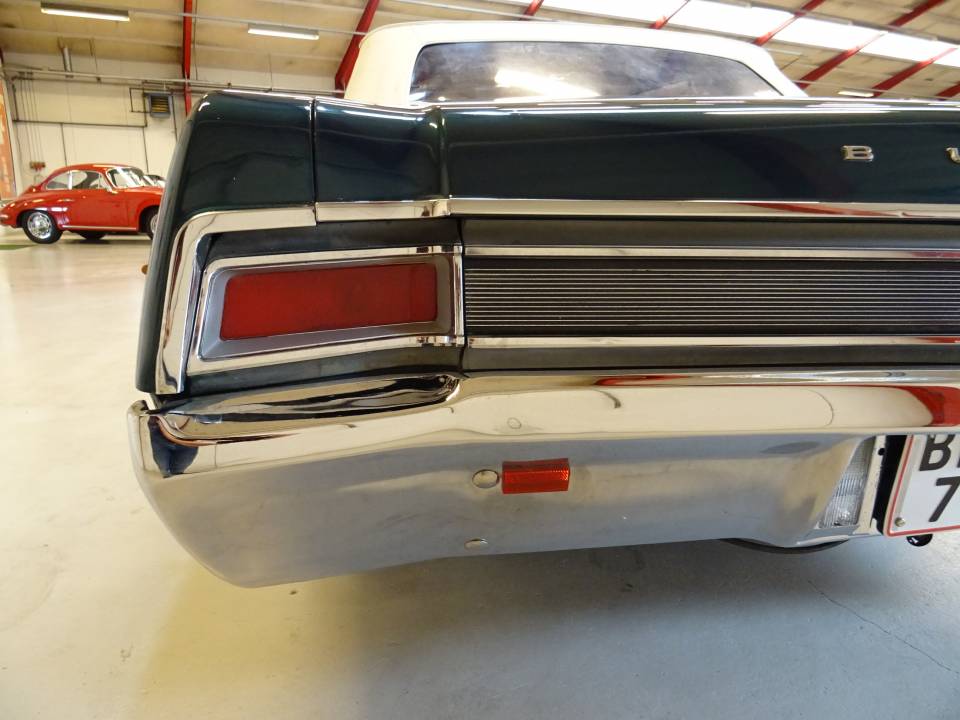 Bild 19/50 von Buick Skylark Convertible (1966)
