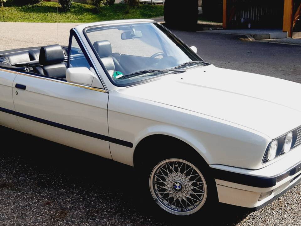 Image 34/55 of BMW 320i (1991)