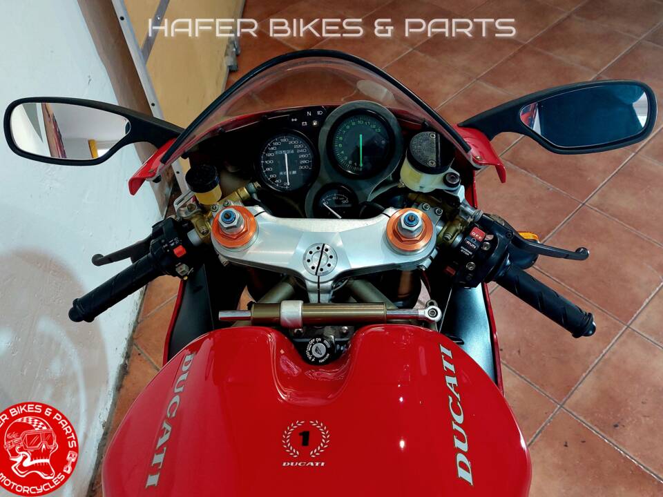 Image 17/57 of Ducati 916 (1997)
