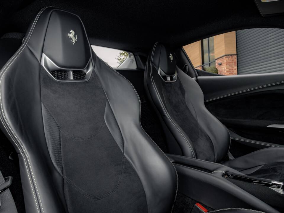 Imagen 52/79 de Ferrari 296 GTB (2022)